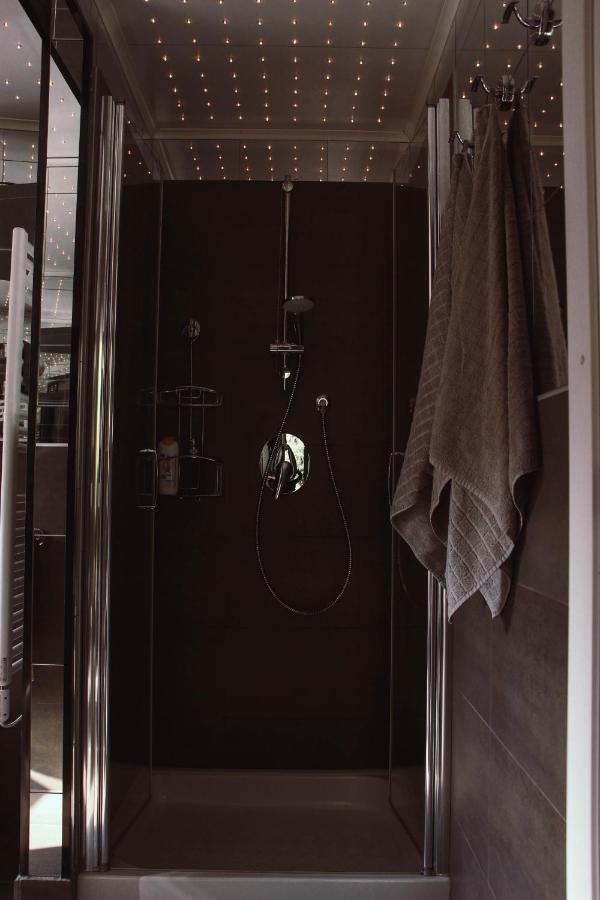 The Cozy Nest - Bellano Villa Bagian luar foto